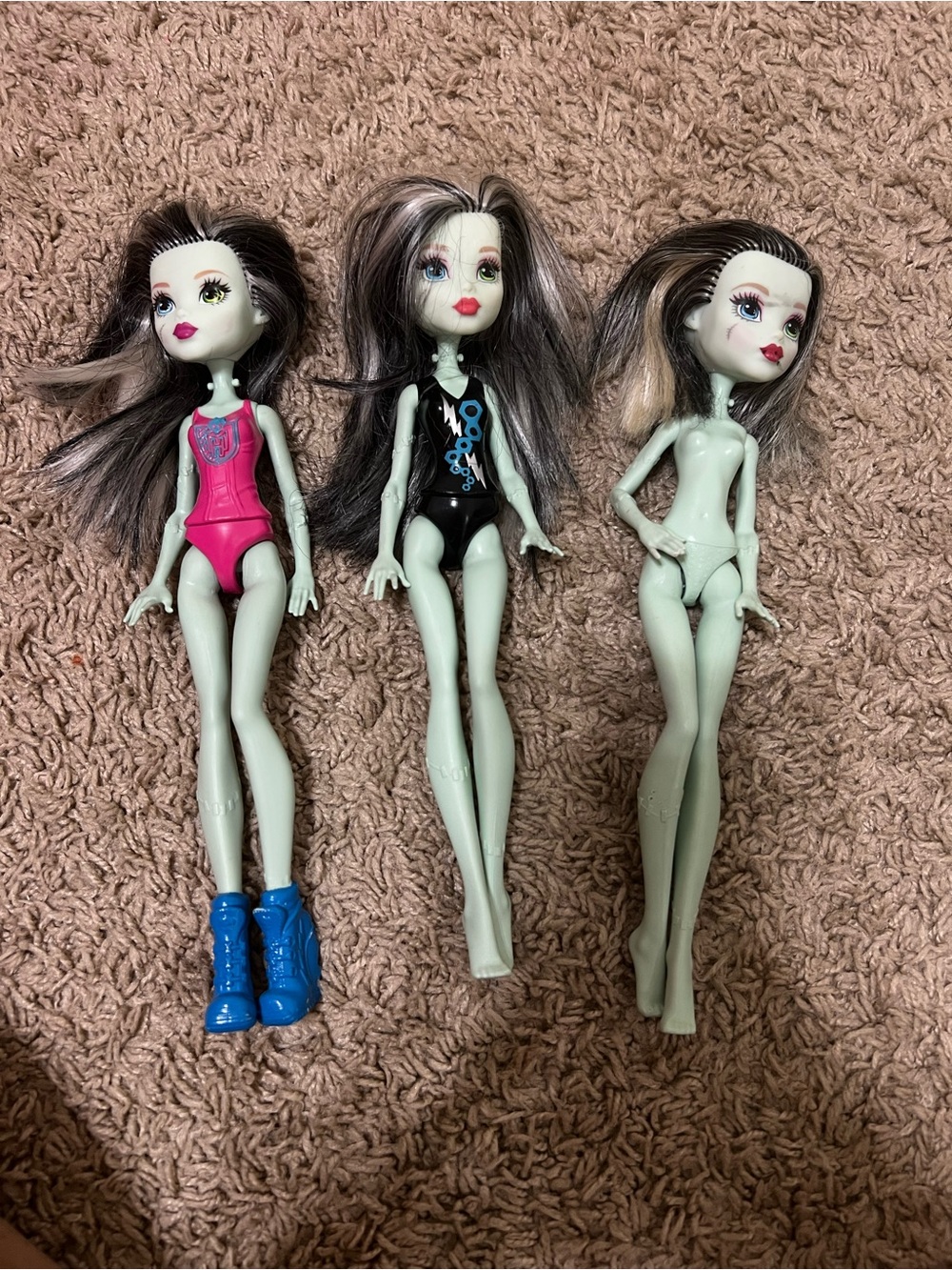 Small lot of Frankie dolls in various conditions
